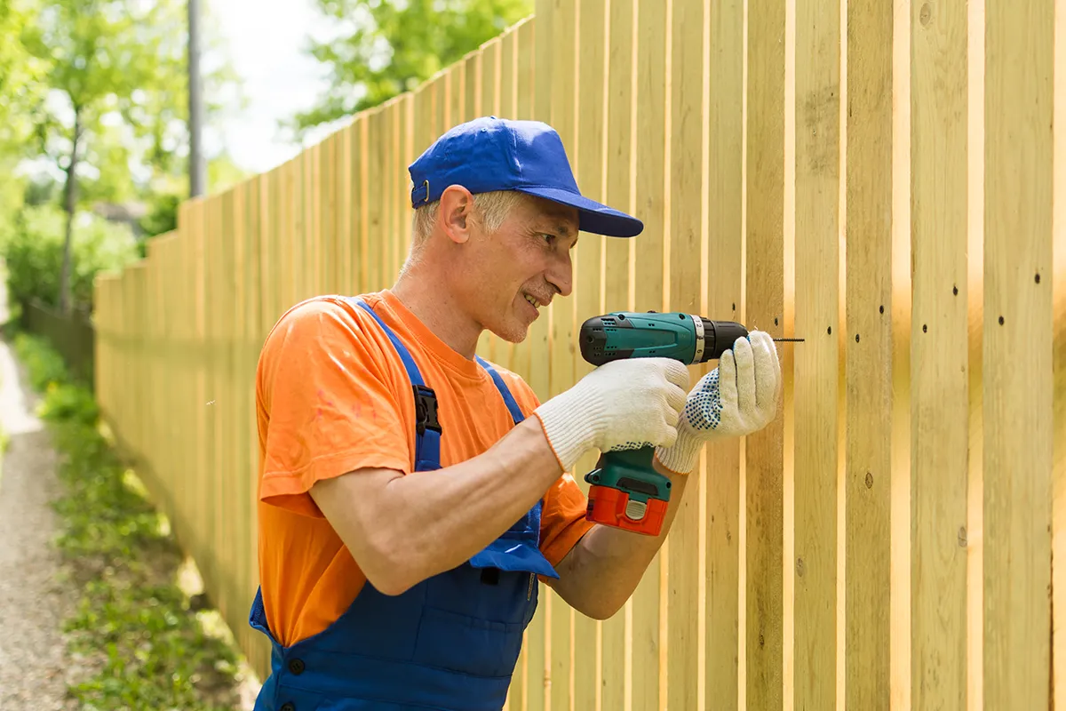 Estimate Wood Fence Jobs of All Sizes